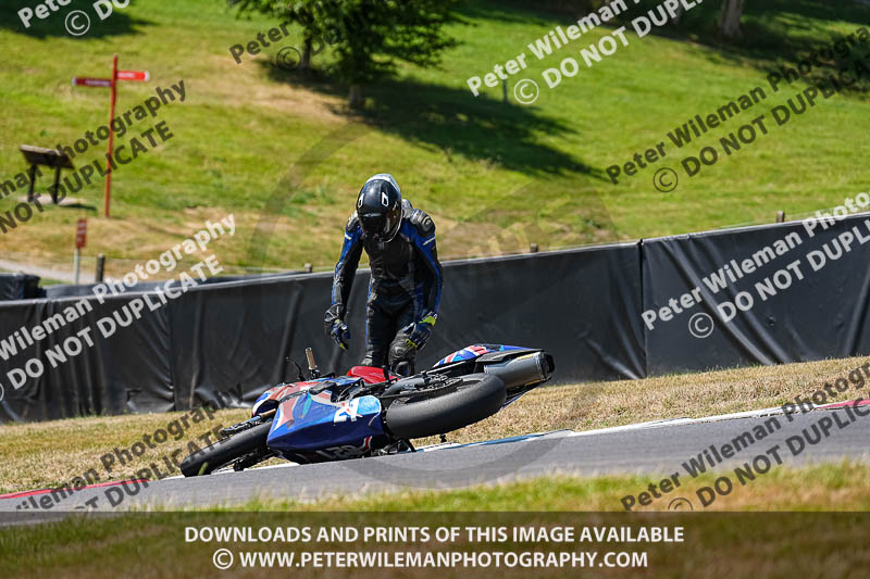 cadwell park;cadwell park photographs;cadwell trackday photographs;enduro digital images;event digital images;eventdigitalimages;peter wileman photography;racing digital images;trackday digital images;trackday photos